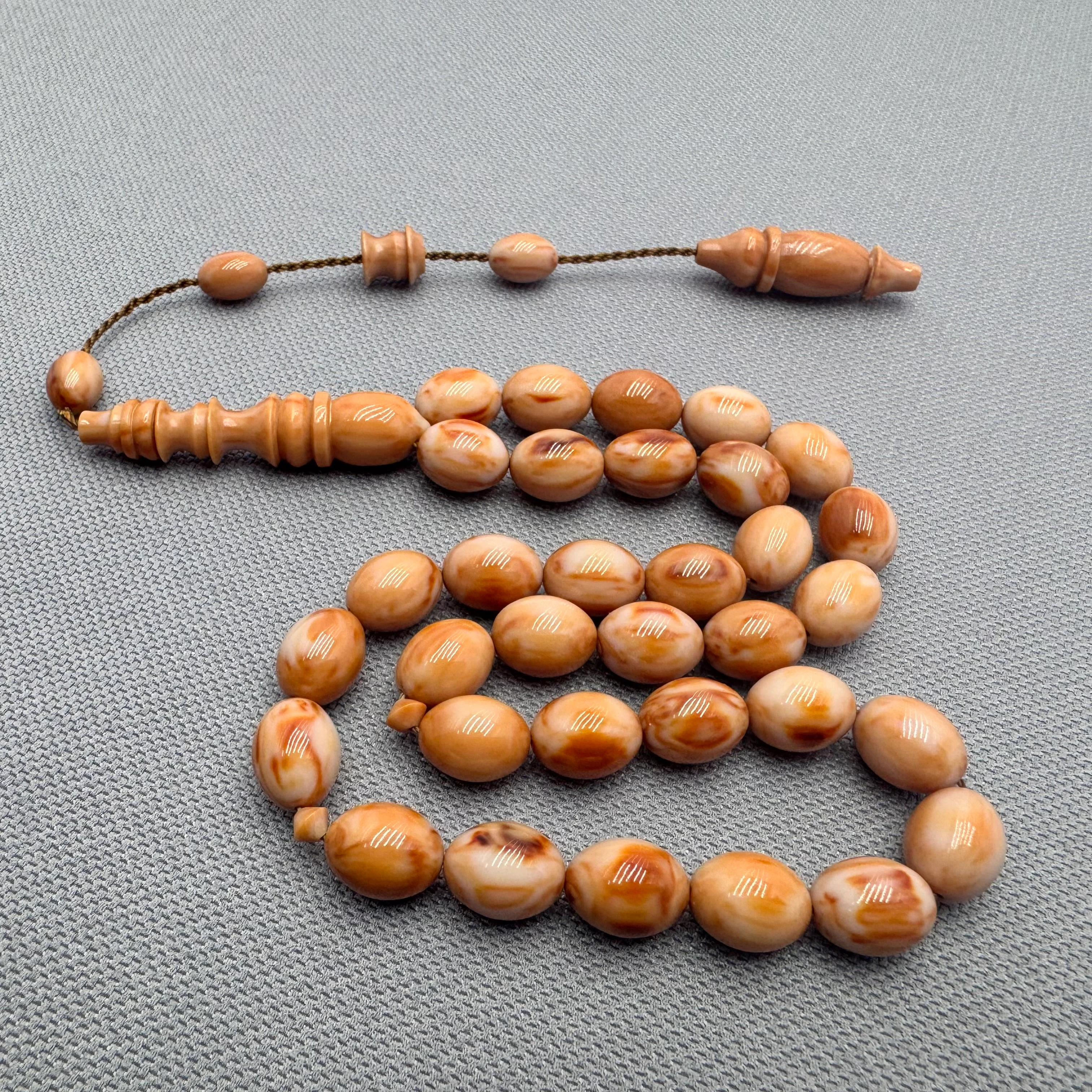 Usta İşçilikli Özel Döküm Hareli Kahverengi Beyaz Sıkma Kehribar Tesbih